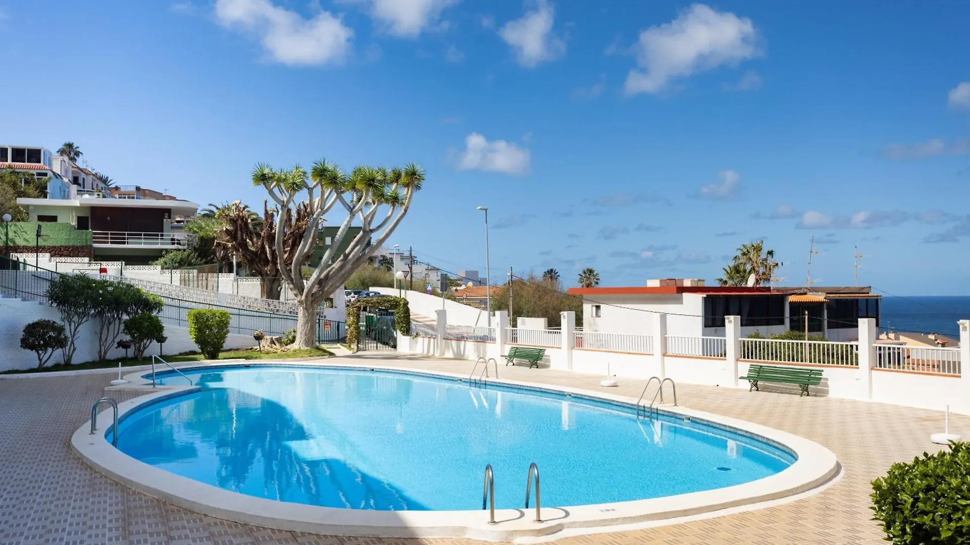 Home2Book Bright Sea Views Apartment & Pool Bajamar