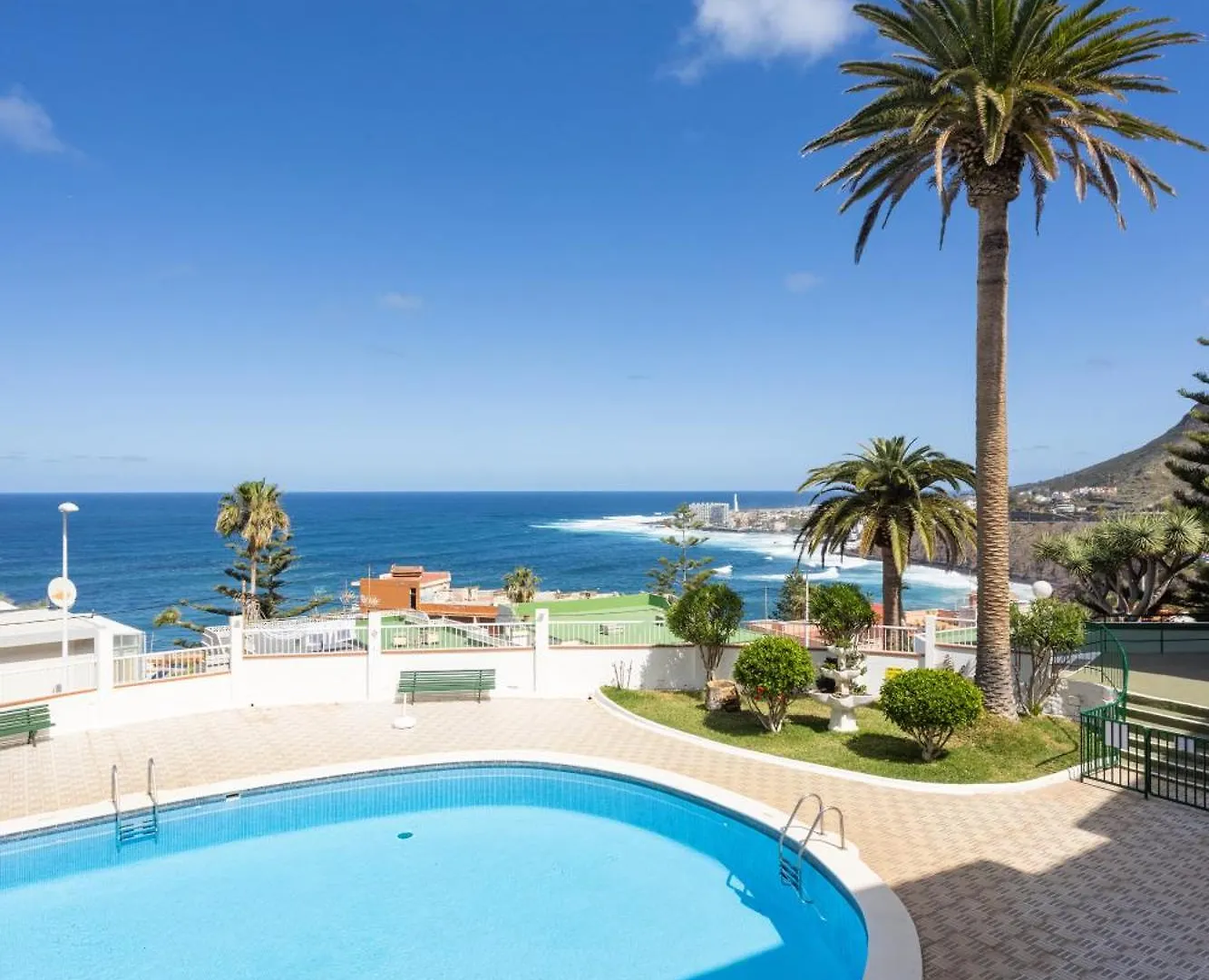 Home2Book Bright Sea Views Apartment & Pool Bajamar